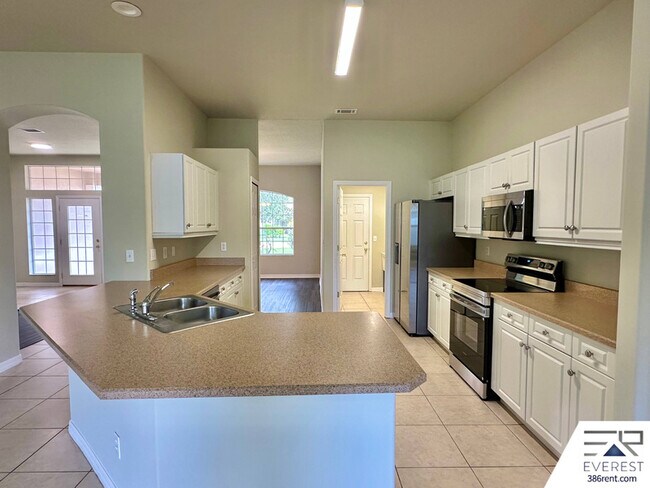 Building Photo - 7 Waywell Pl