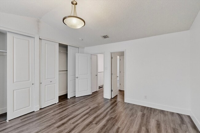 Building Photo - 46 Abbey Rd