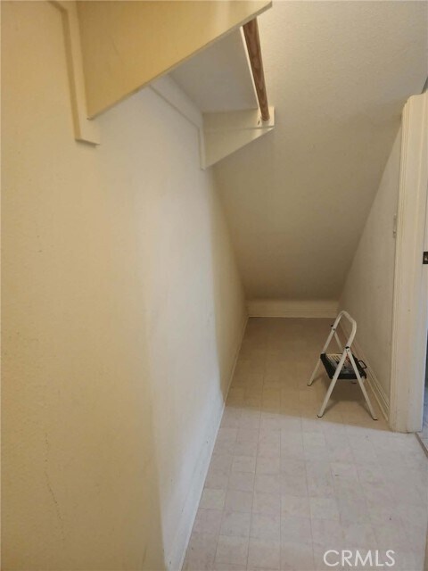 Building Photo - 732 E Valencia St