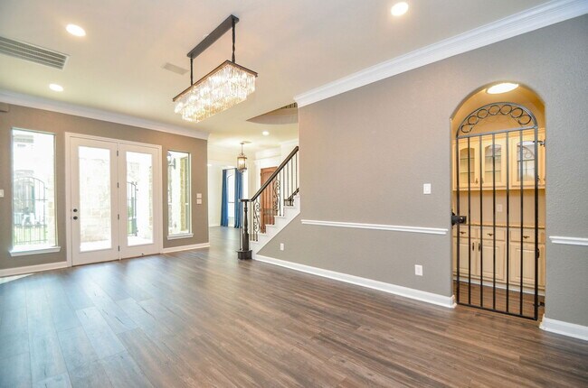 Building Photo - 42 N Knights Crossing Dr