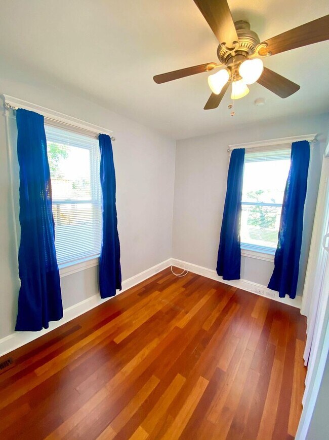 Building Photo - Charming 2 Bedroom/1.5 Bathroom Home with Large Backyard in Colgate, Baltimore, MD!
