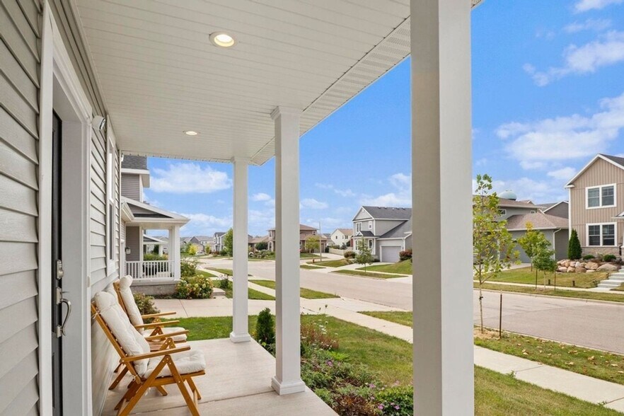 Building Photo - 323 Galileo Dr