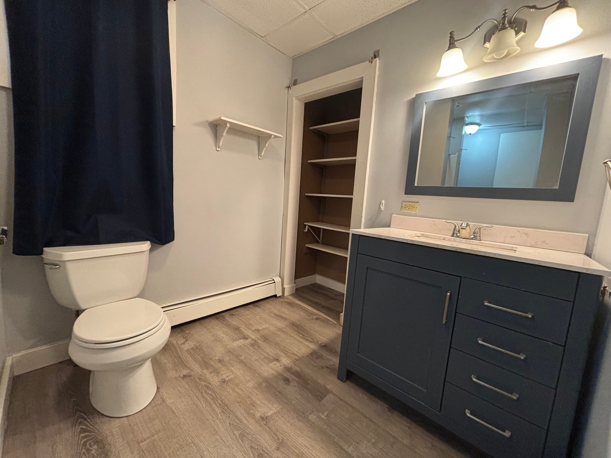 Building Photo - 203 Main St