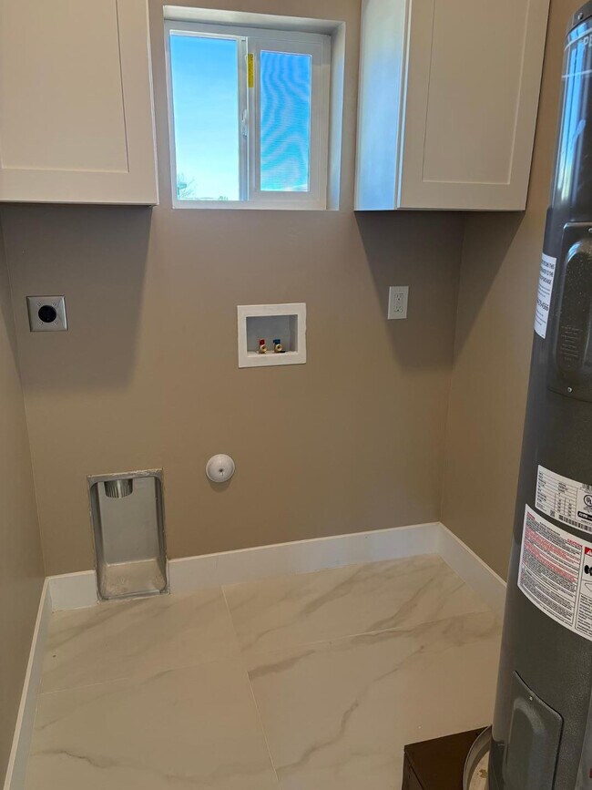 Building Photo - 1855 N Badger Ln