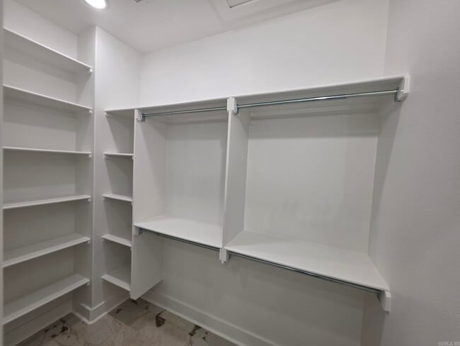 Building Photo - 1814 E 4th St