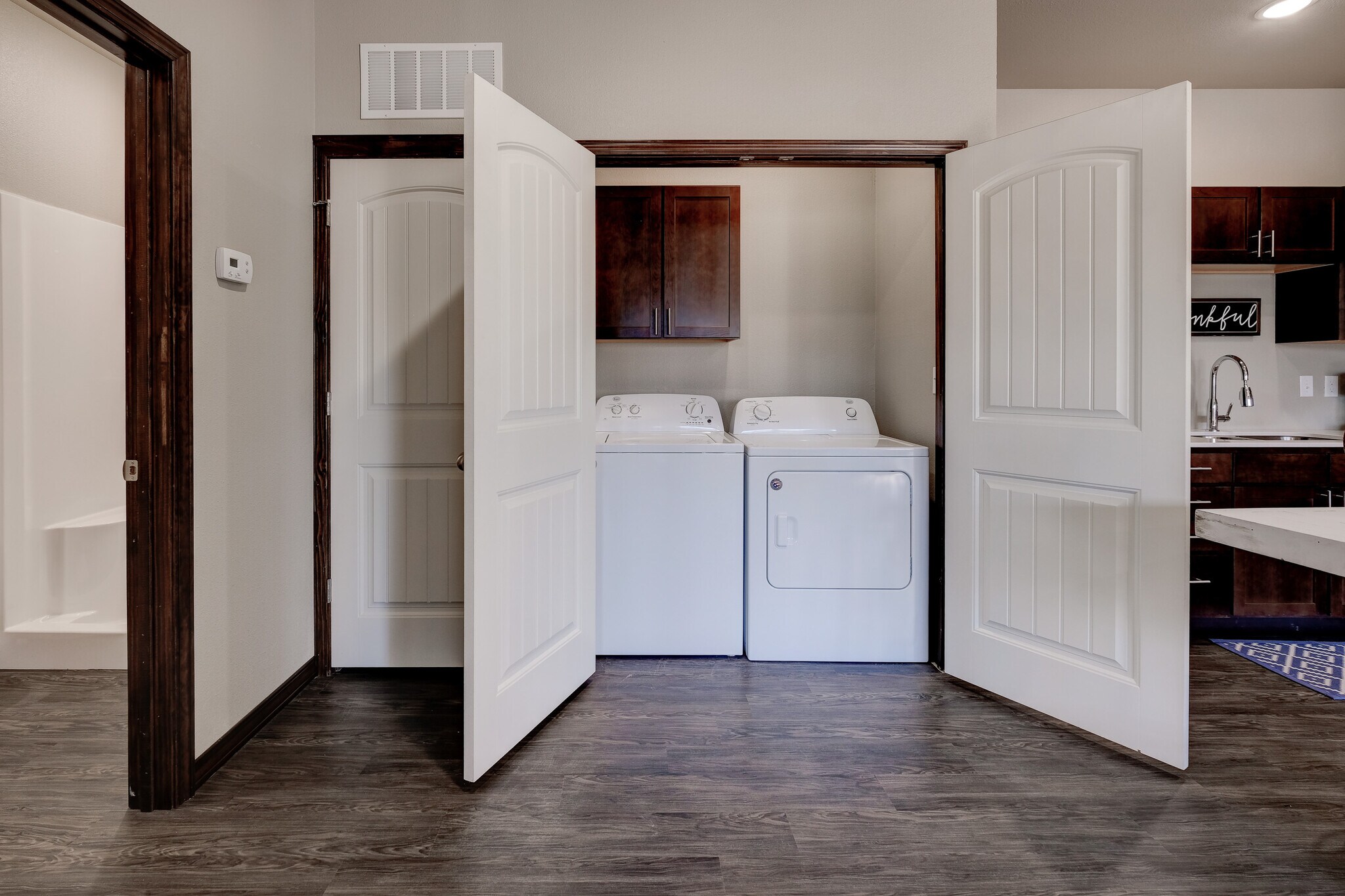 Building Photo - 1110 Hope Dr