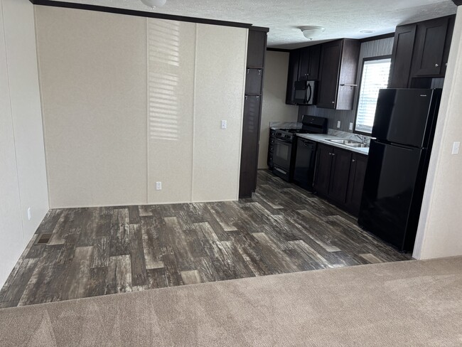 Building Photo - 158 Washington