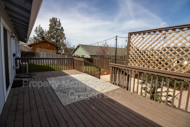 Building Photo - 2827 SW Pumice Ave