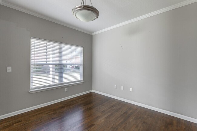 Building Photo - 6105 Regency Ct