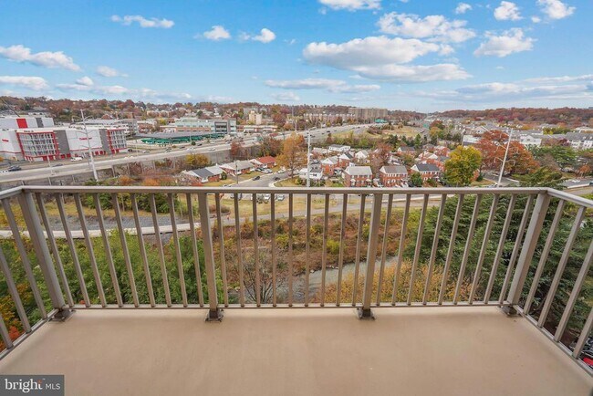 Building Photo - 1225 Martha Custis Dr