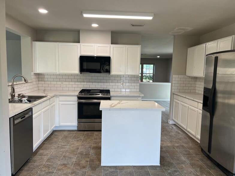 Kitchen - 1414 Stevens Ct