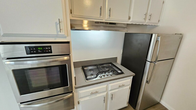 Building Photo - 545 Hayworth Ave