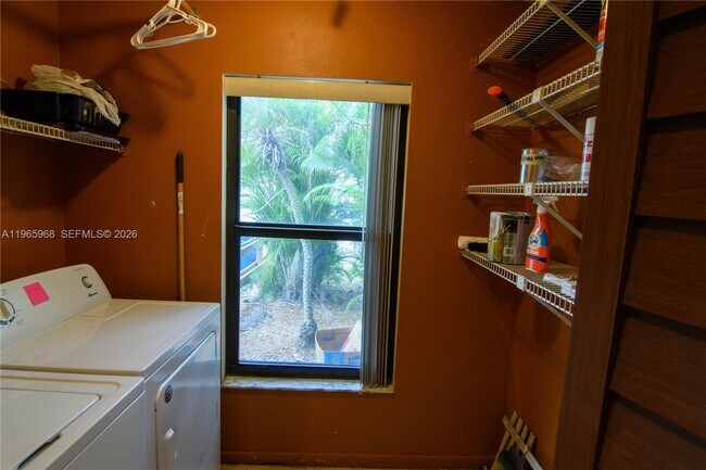 Building Photo - 8044 NW 41 Ct