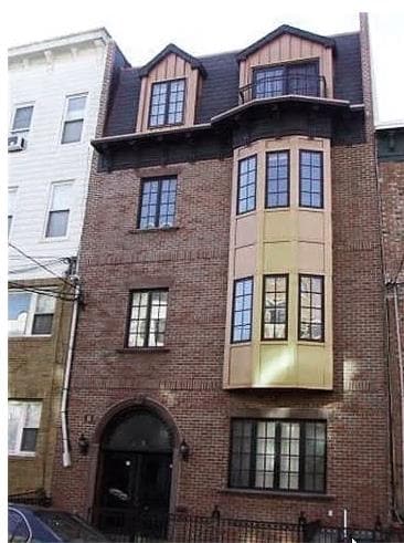 Building Photo - 608 Jefferson St