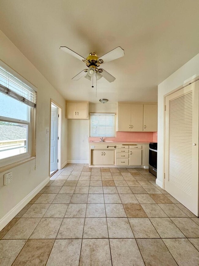 Building Photo - 2.0 bedroom in Pasadena California 91104