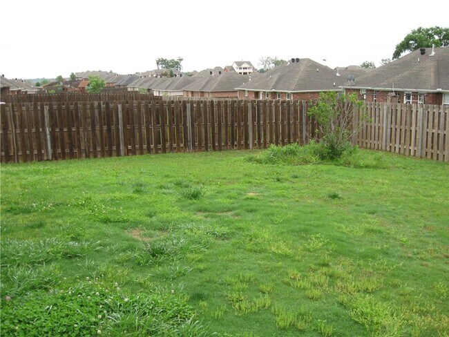 Building Photo - 220 Beasley Dr