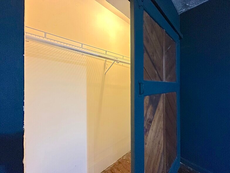 Building Photo - 12 Front St