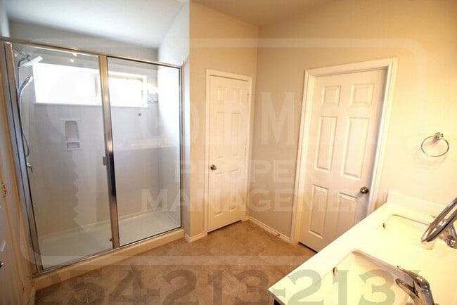 Building Photo - 1003 Torino St