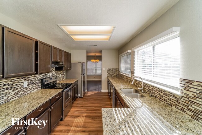 Building Photo - 7613 Forest Vale