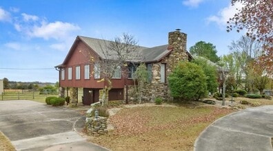 Building Photo - Large home with shop buildings on 10 acres