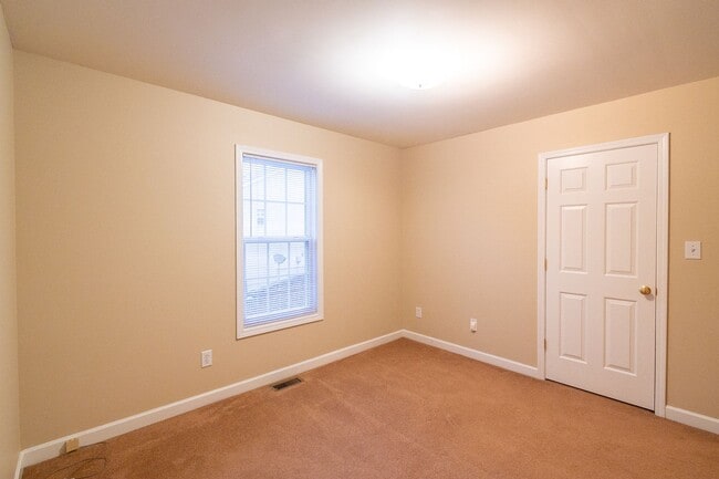 Building Photo - Charming 3 Bedroom, 2 Bathroom Home in Matthews!