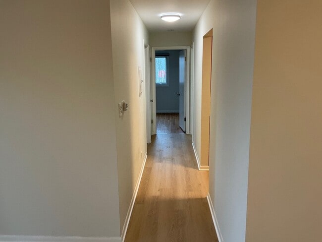 Building Photo - 84 W Belvidere Rd