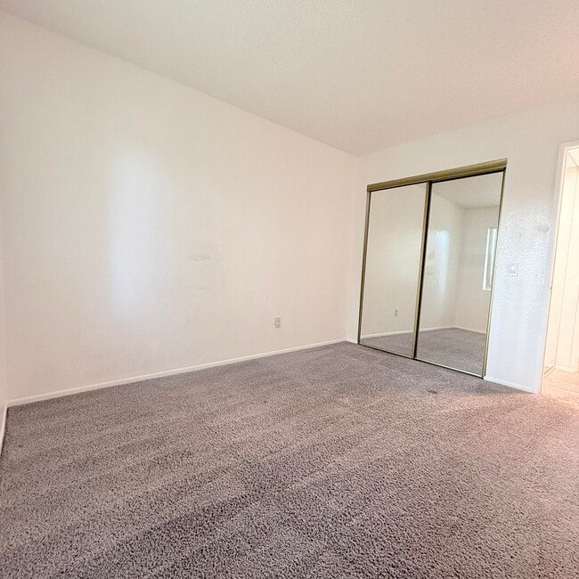 Building Photo - 403 Tava Ln