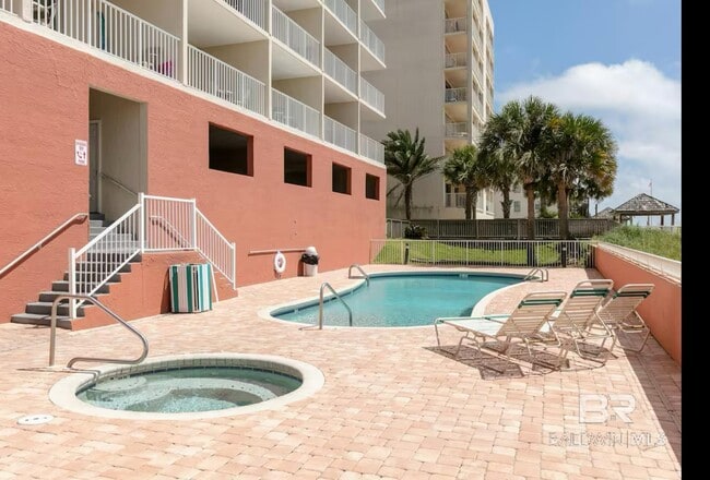 Building Photo - 1117 W Beach Blvd