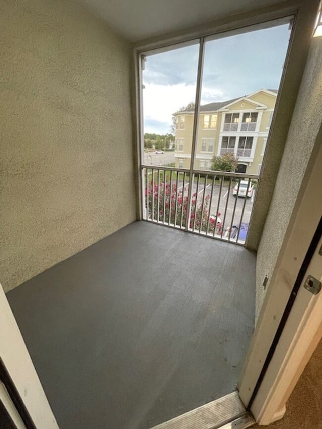Building Photo - Gardens of Bridgehampton - 1 bed - 1 bath
