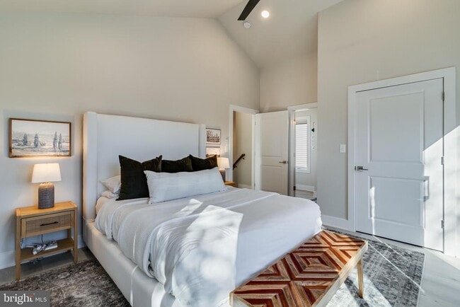 Building Photo - 84 S Chesapeake Ave