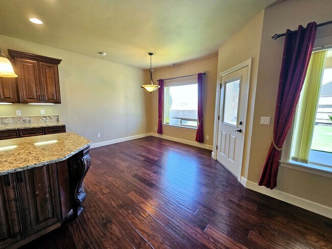 Building Photo - 2817 Tuscanna Dr