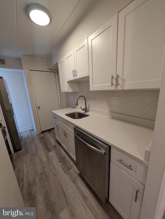 Building Photo - 3320 Hewitt Ave