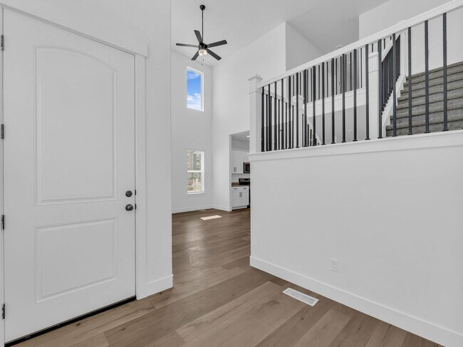 Building Photo - Open and Bright 3 Bedroom 2.5 Bath Townhome in Lehi!