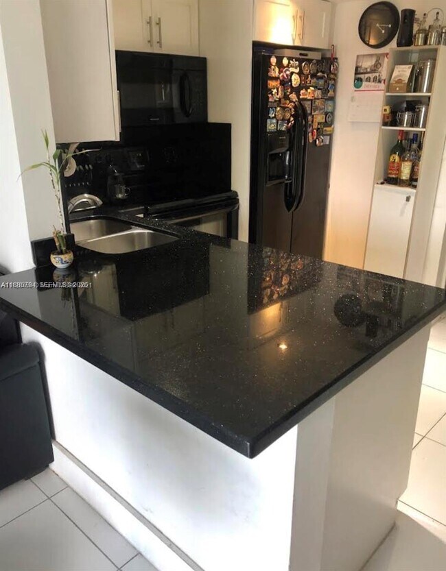 Building Photo - 3868 NE 169th St