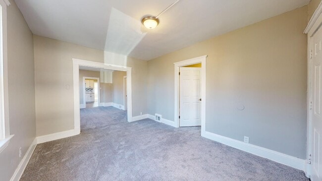 Building Photo - Clark / Fulton Area - Single Family Home - 2 Bedroom Apartment