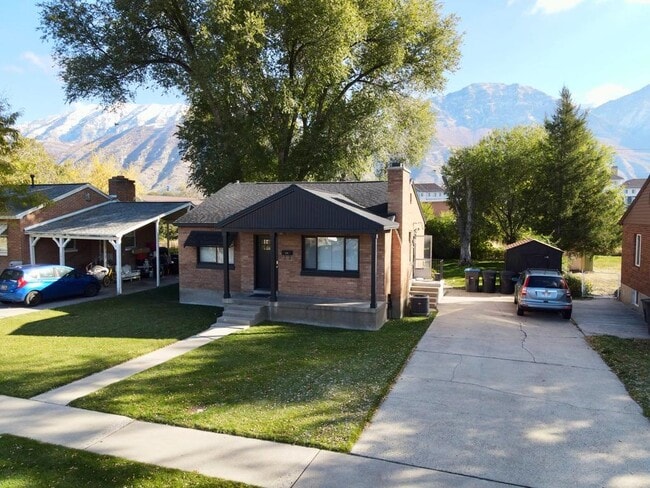 Building Photo - 1398 N 300 W