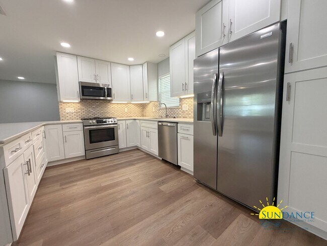 Building Photo - Lovely 3 Bedroom Home in Fort Walton Beach!