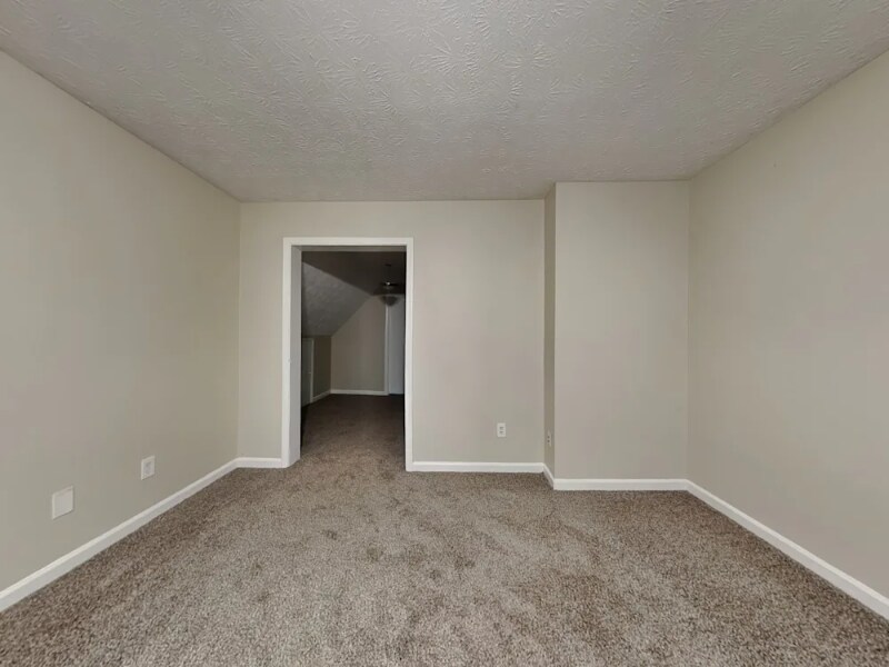 Building Photo - 990 Thousand Oaks Dr