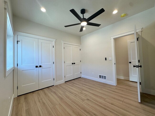 Building Photo - RR 156 Duplex