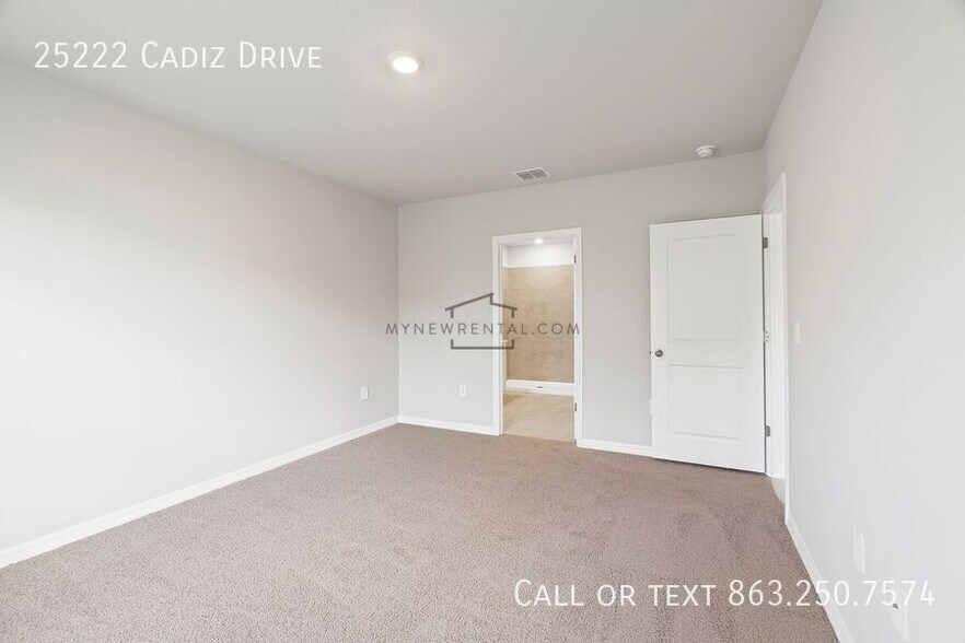 Building Photo - 25222 Cadiz Dr