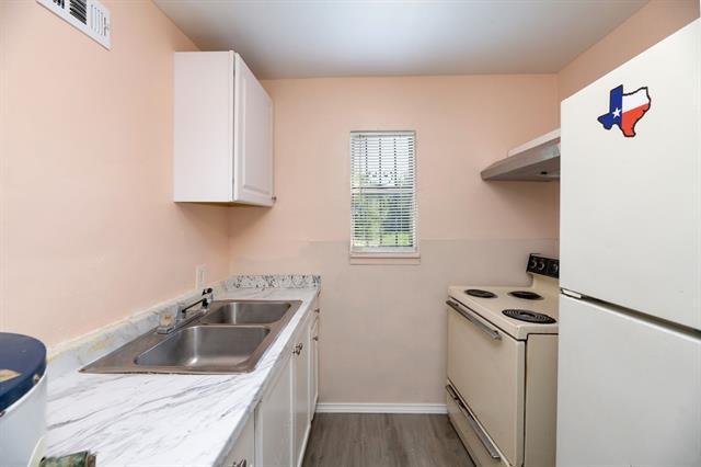 Building Photo - 2408 Meyers St