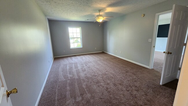 Ensuite Bedroom - 405 Olympic View Ct