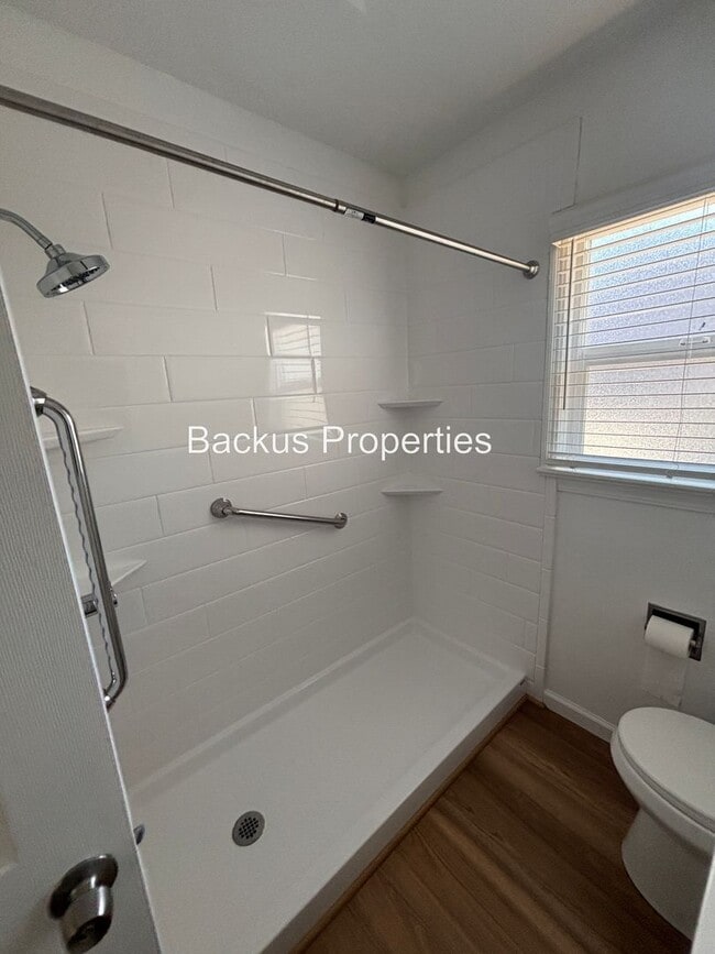 Building Photo - Newly remodeled cottage in South Salinas
