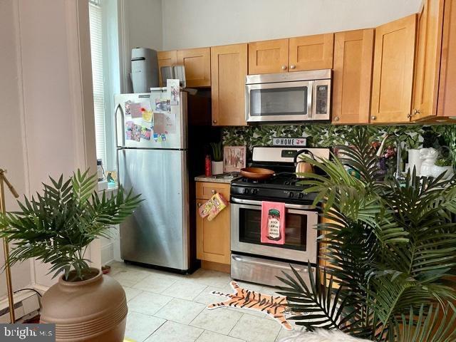 Building Photo - 1945 Poplar St