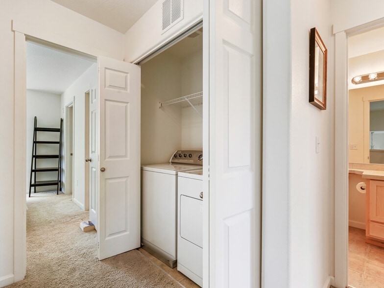 Building Photo - 15350 SW Mallard Dr #103