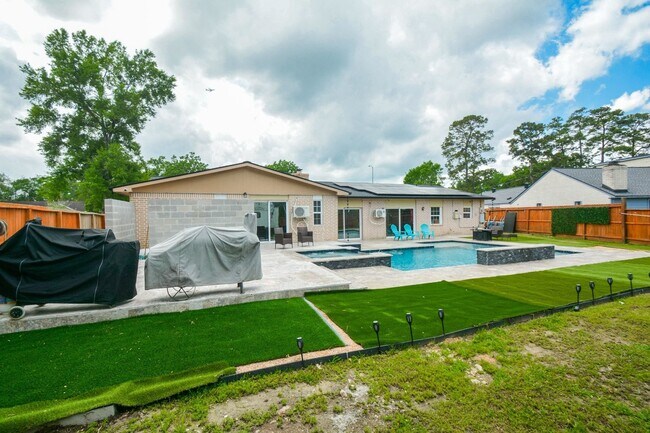 Building Photo - 1402 Chestnut Ridge Rd