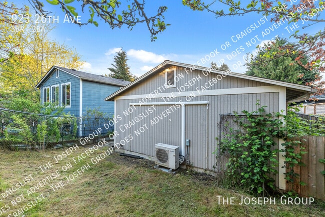 Building Photo - 923 26th Ave