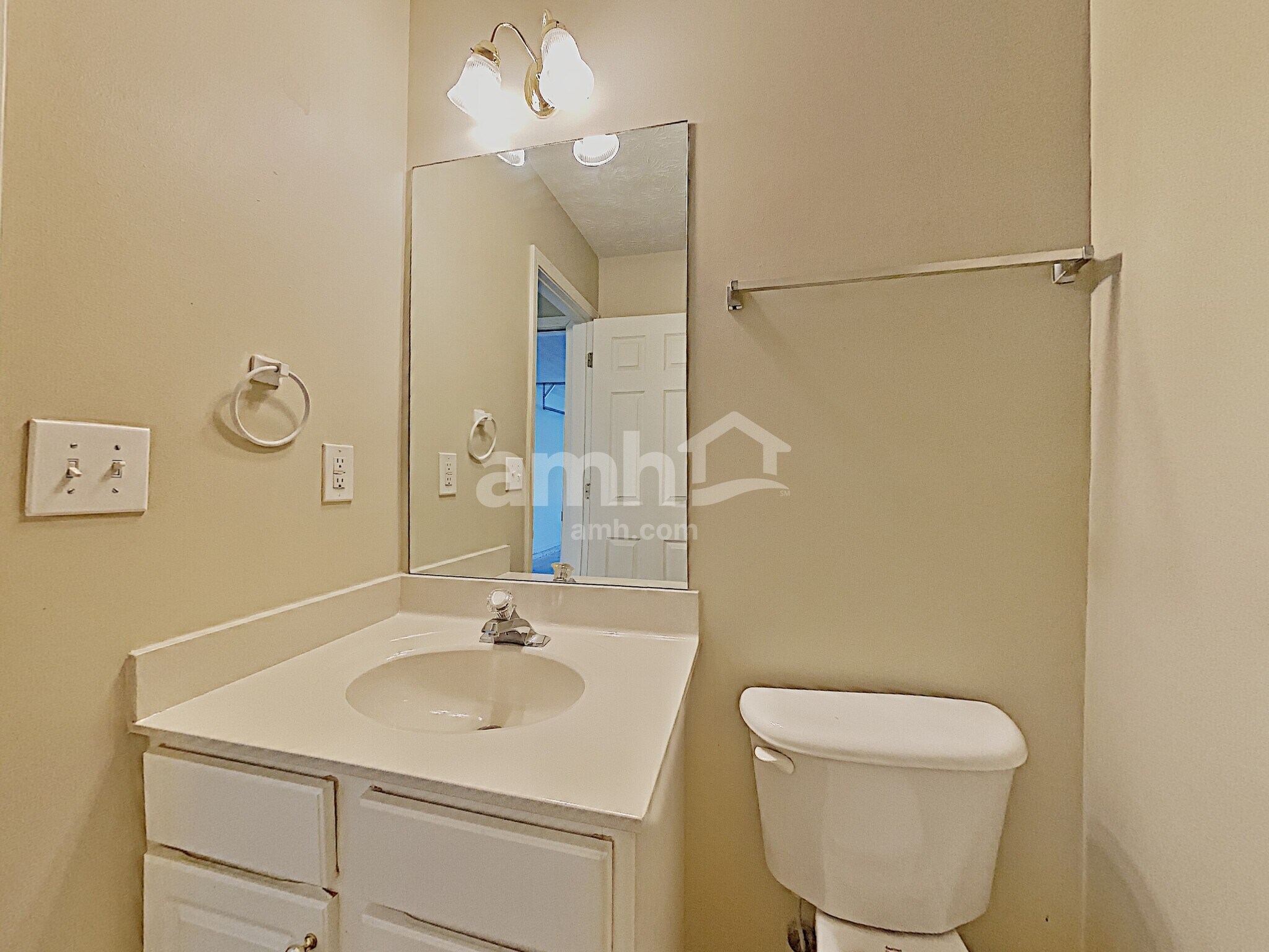 Building Photo - 312 Yarbrough Ct