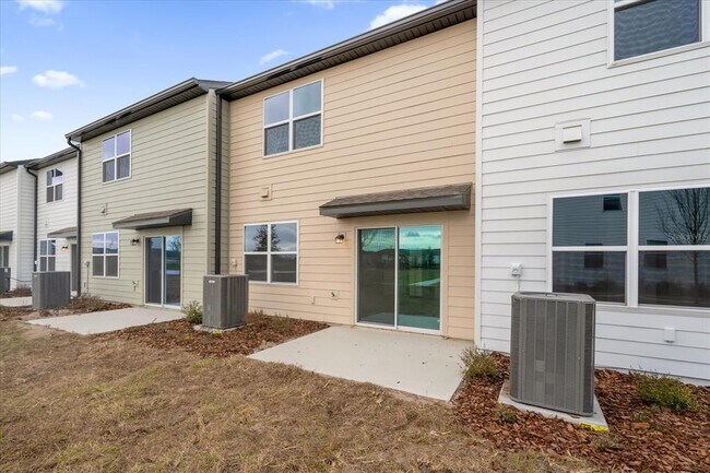 Building Photo - 5942 Chestnut Grv Pl