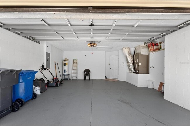 Building Photo - 11812 Lynmoor Dr